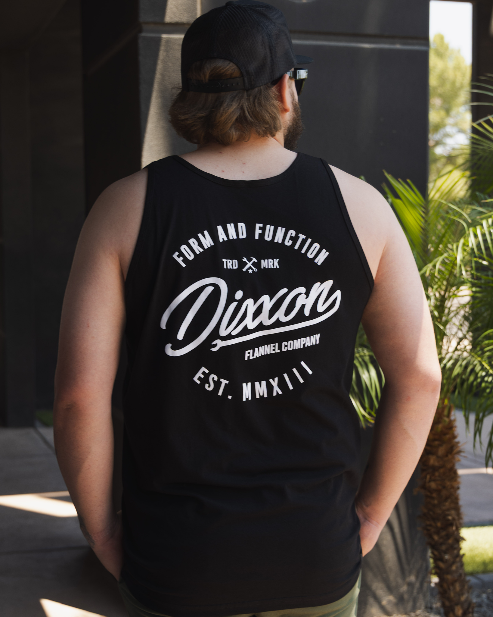 Handy Tank - Black view 1