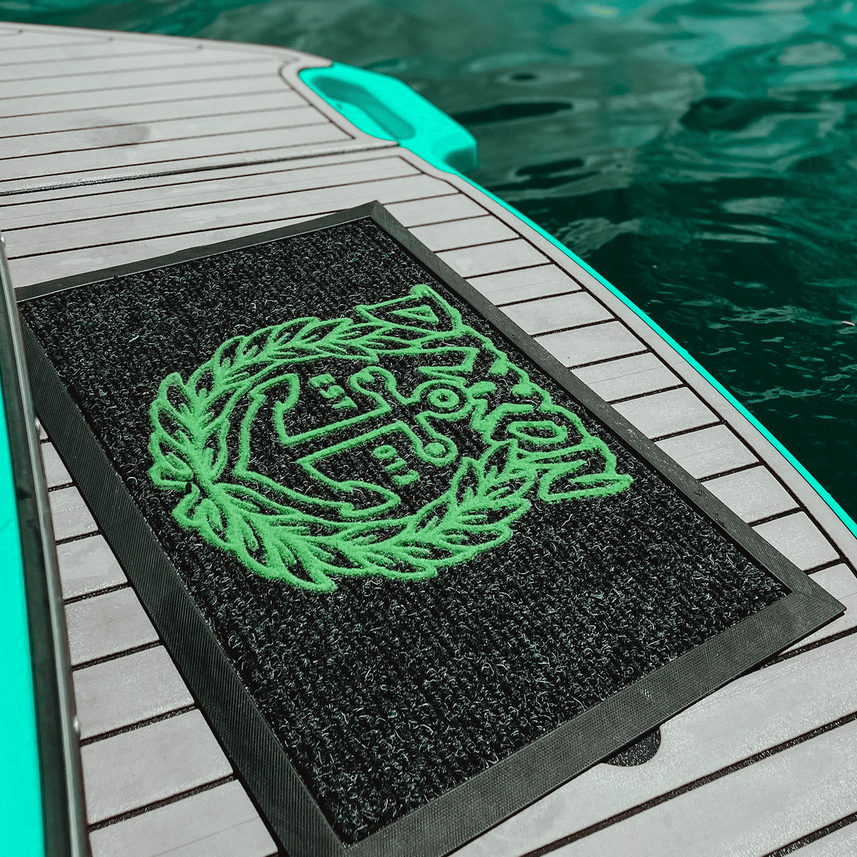 green-salty-crest-indoor-mat-
