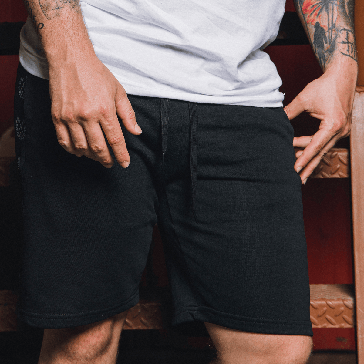 track-shorts-black-384852.png?