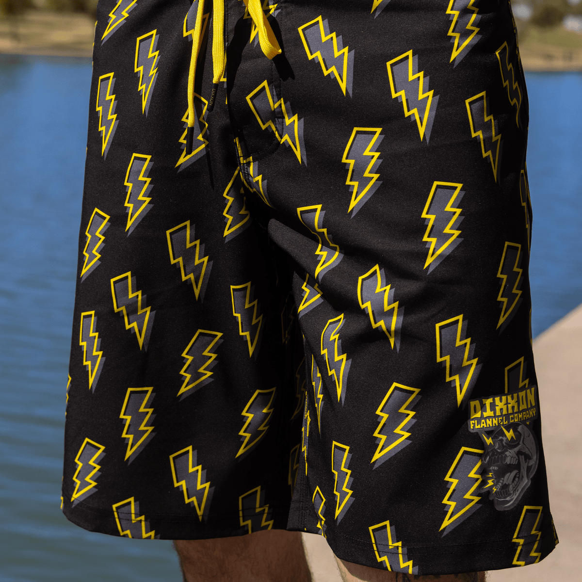 M.STICKS ALMOST TEN 5.7 ショートボードEPS Voltage Boardshorts - Yellow & Black | Dixxon Flannel Co.