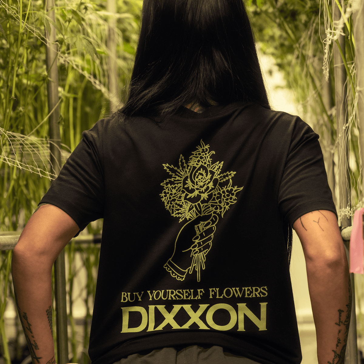 någonstans Flowers T-shIrt Women's Flowers Tee - Black | Dixxon Flannel Co.