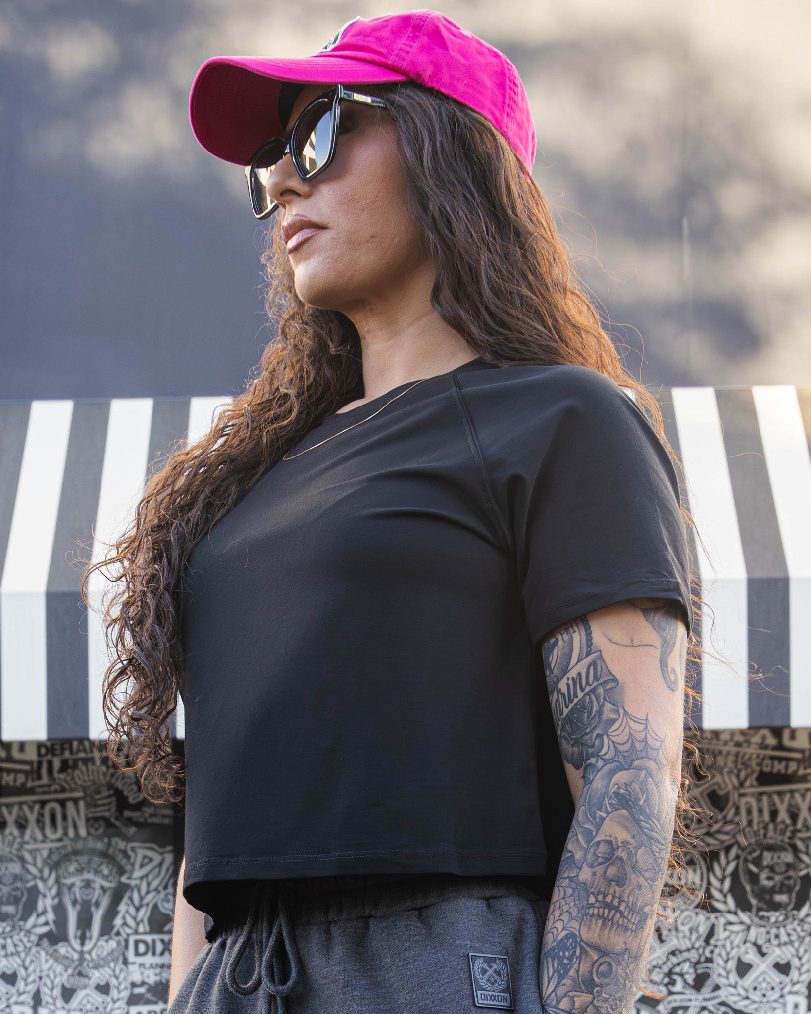 トップス STONE  tee Women's Essential Tee - Black | Dixxon Flannel Co.