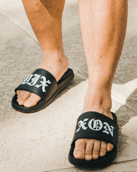 white-central-slides-black-