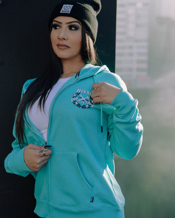womens-white-black-award-crest