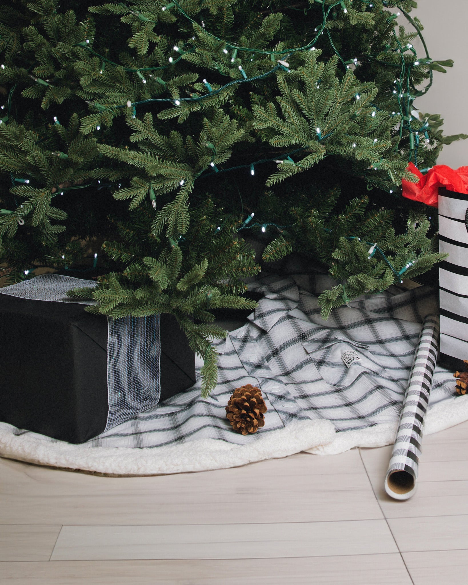 Guera Tree Skirt - Dixxon Flannel Co.