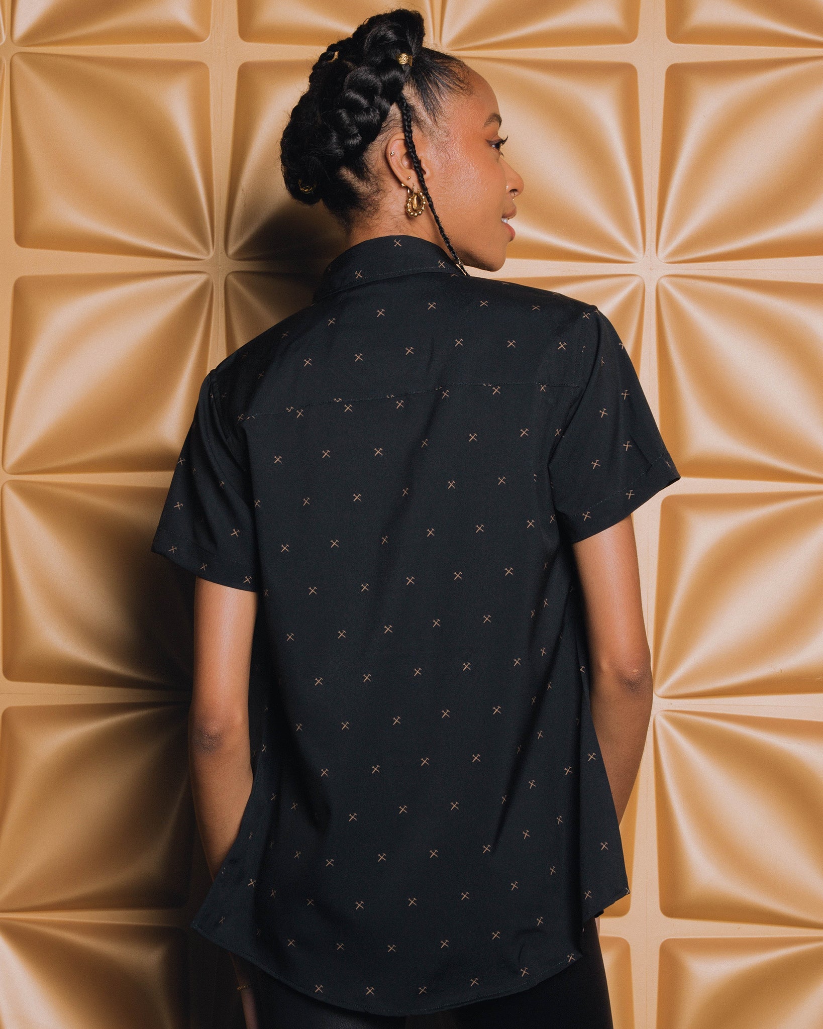 Women's Finney Short Sleeve - Black & Gold - Dixxon Flannel Co.